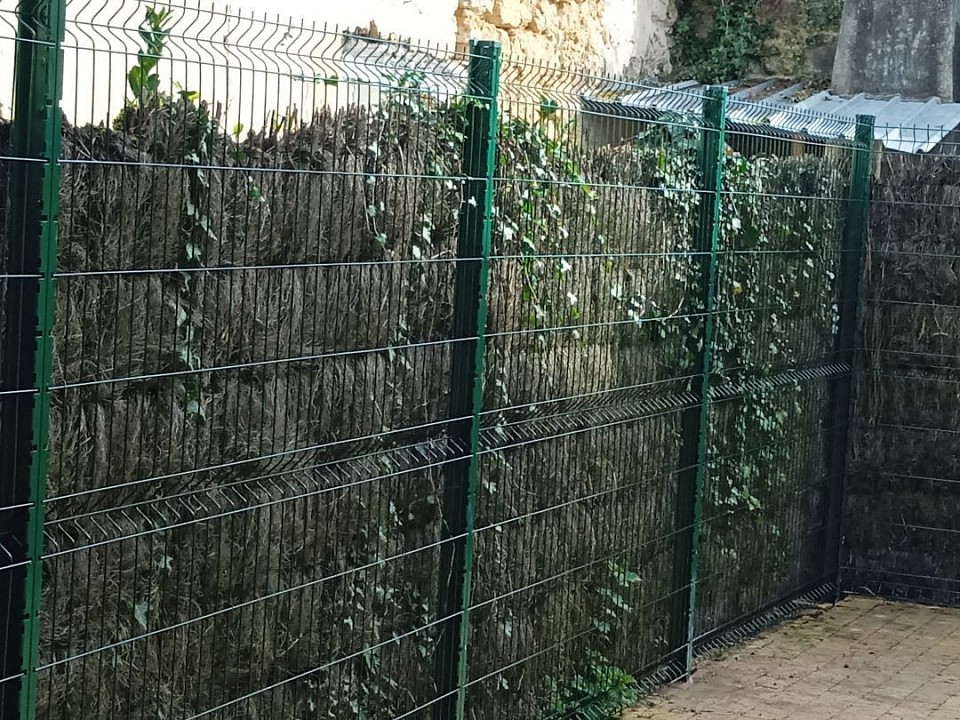 Pose d'une clôture rigide sur Saint Loubes